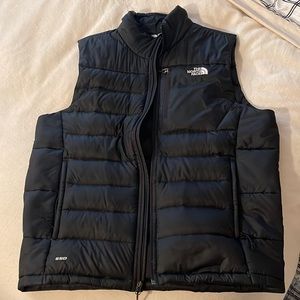 Mens north face vest.